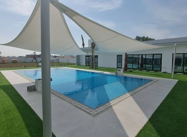 مظلات مسابح فاخرة بجودة عالية في الدمام 