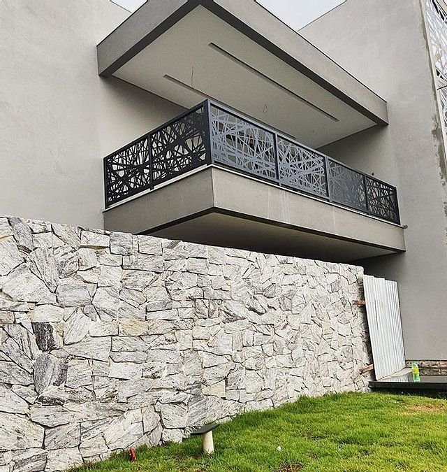 تركيب سواتر بتصاميم حديثة وأنيقة في الدمام