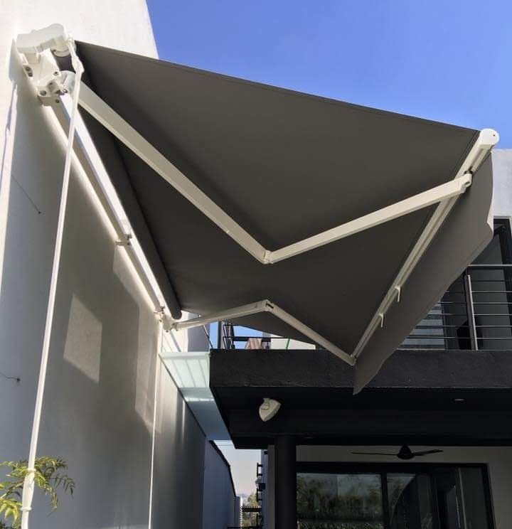 تركيب مظلات متحركة عالية الجودة في الدمام 